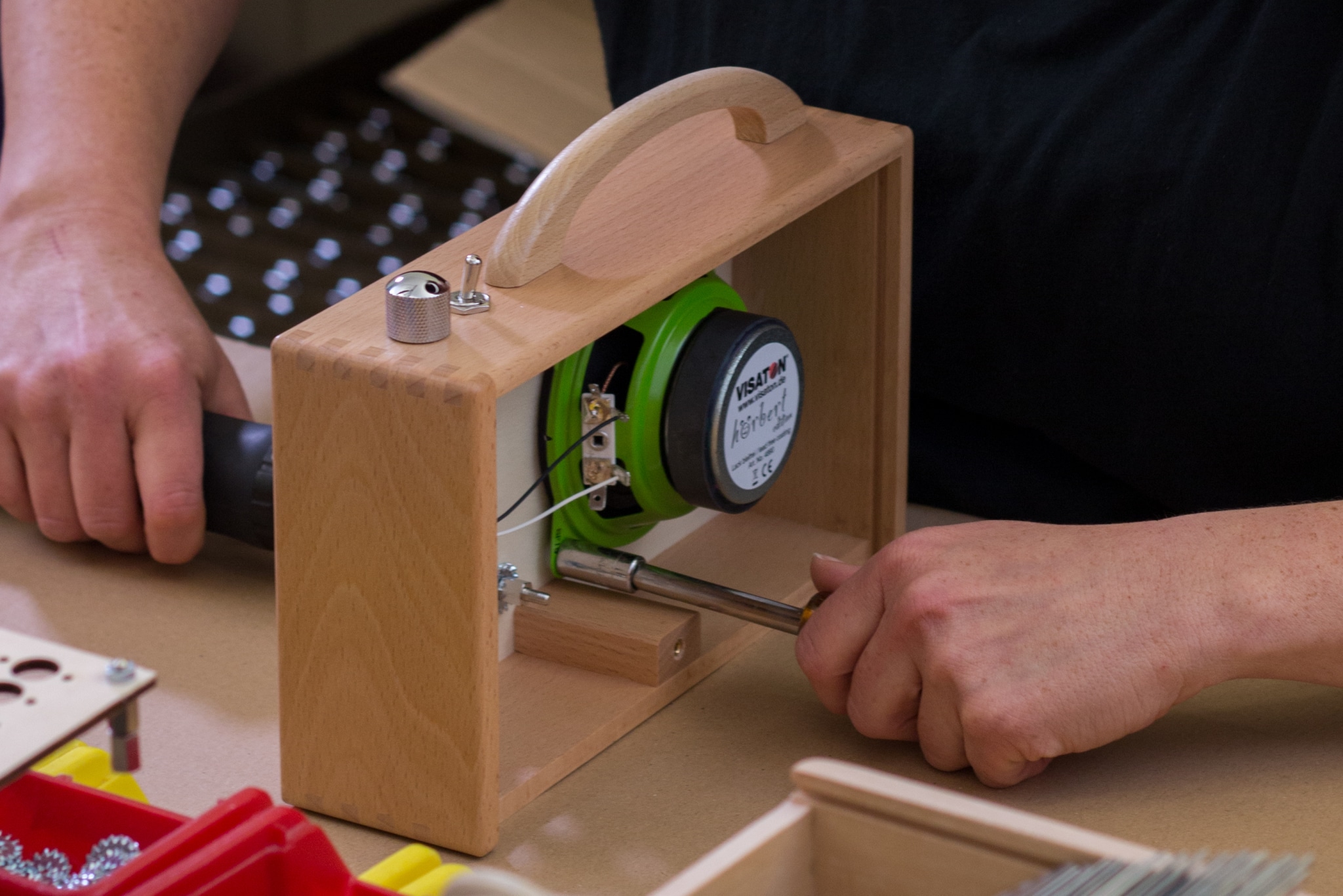 Handarbeit bei der Endmontage