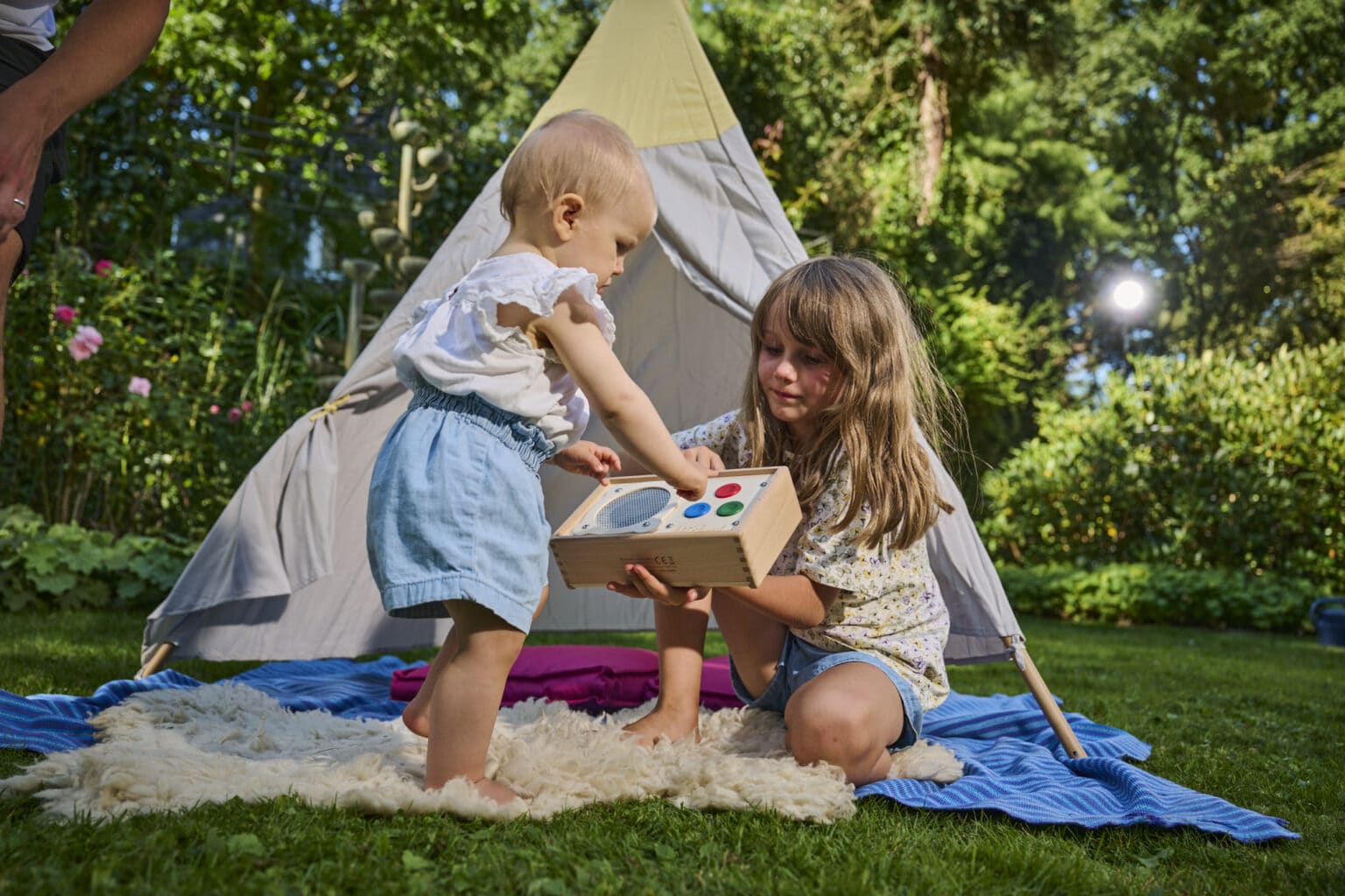Toddler with hörbert