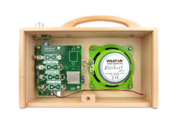 A photo of hörbert's inner workings. You can clearly see the labelling that only NiMH batteries may be used.